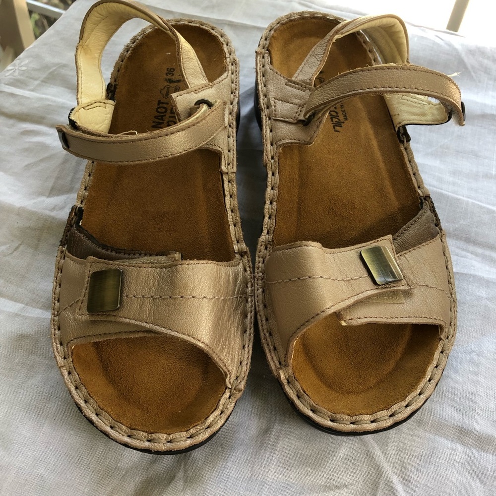 Naot sandals size 6